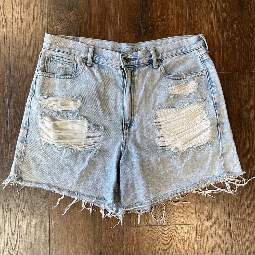 American eagle distressed mom shorts SZ 12